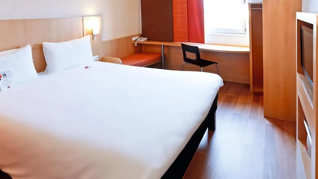A&O Hostel Milano Ca Granda Szálloda