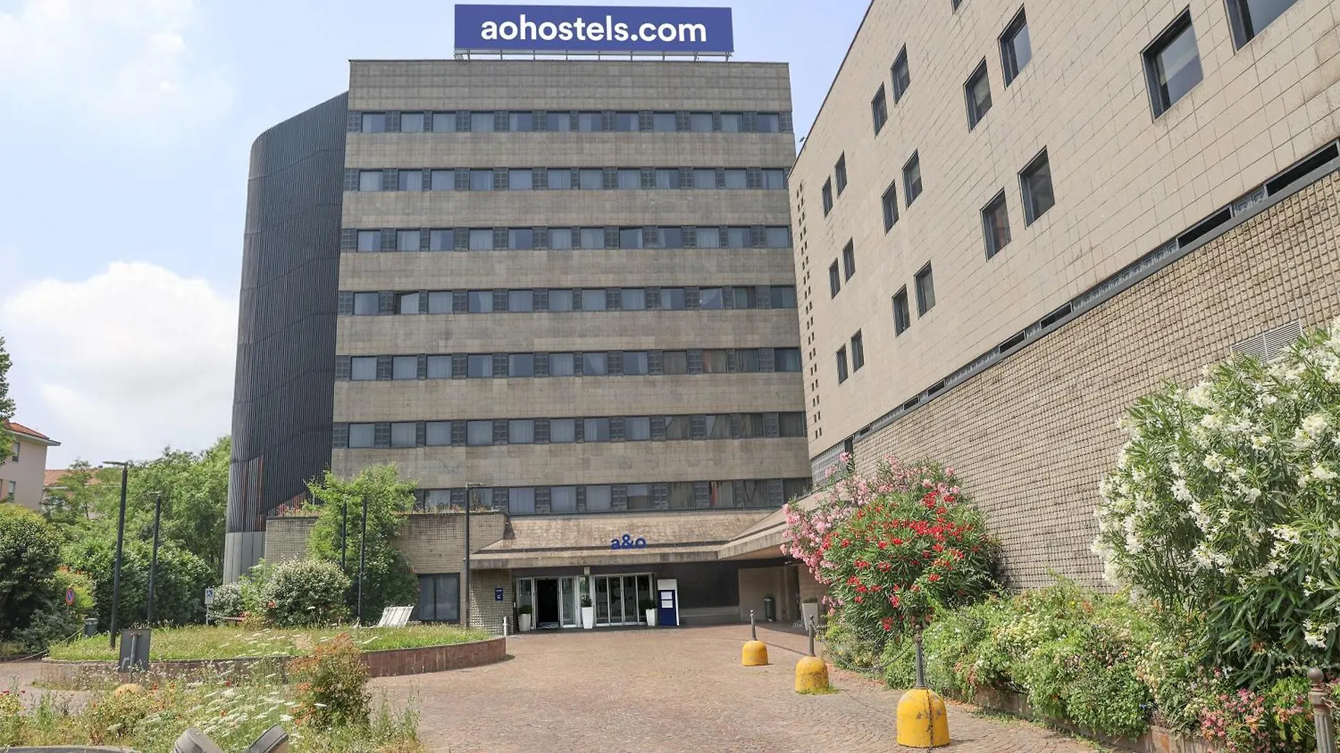 A&O Hostel Milano Ca Granda Szálloda