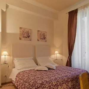 Bed & Bed Peterson Alojamento de Acomodação e Pequeno-almoço Florença
