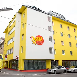 https://at-holiday-hostel.vienna-besthotels.com
